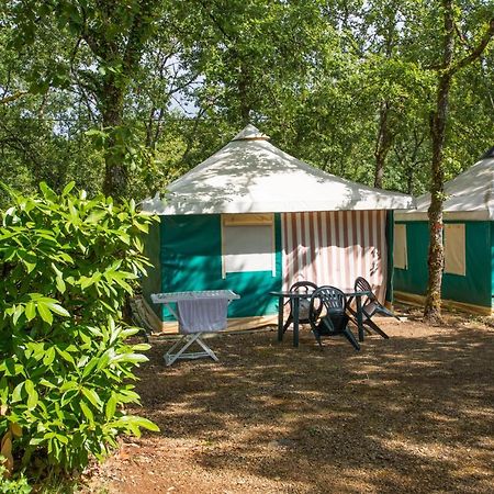Camping Au Bois Dormant Hotel Chauffour-sur-Vell Exterior photo